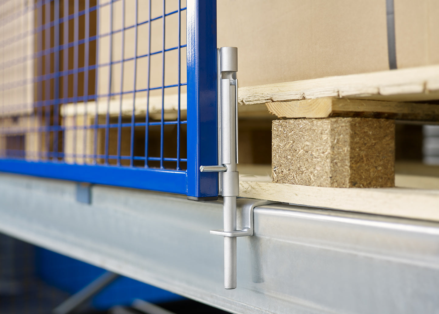 Flügeltüren für Palettenregale – Optimale Sicherheit und Kontrolle für Ihr Lager